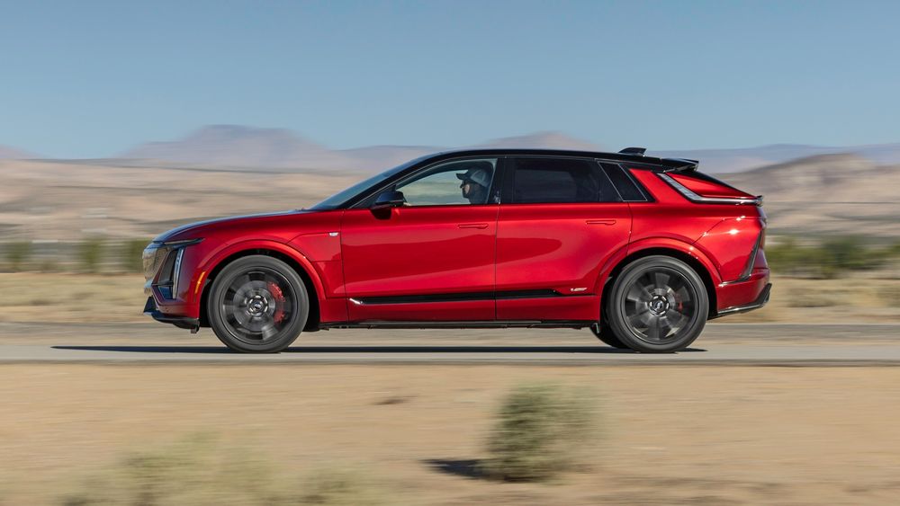 002 2026 Cadillac Lyriq V Side Action