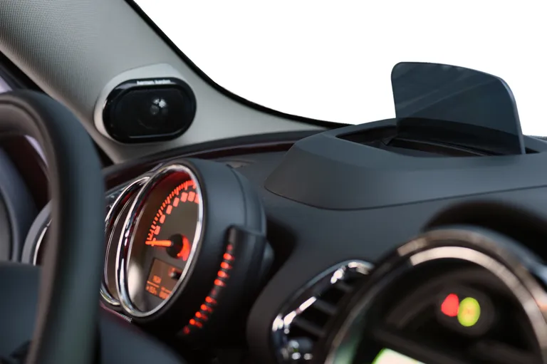 2016 Mini Clubman Cooper S head up display