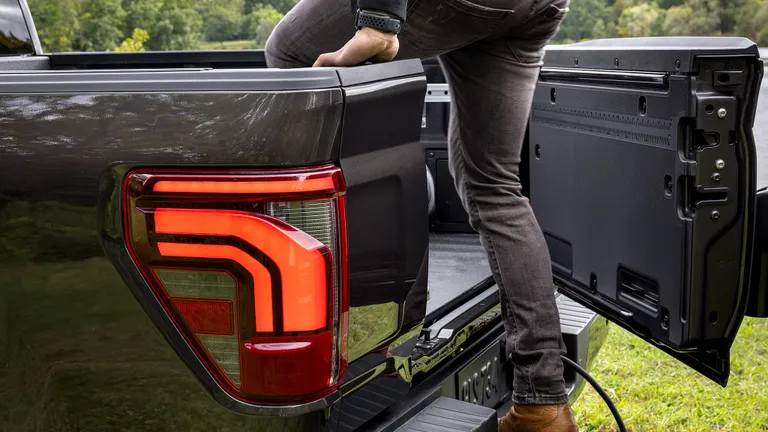 2024 Ford F 150 Pro Access tailgate 6